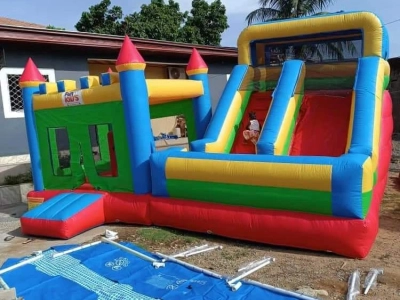 Grand château gonflable 6m x 6m