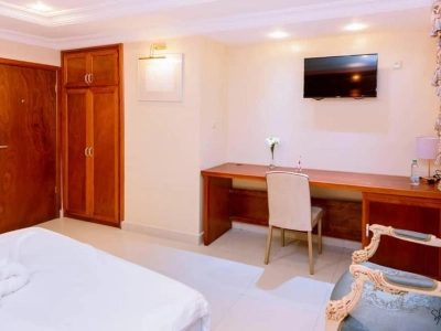 Chambre royale- Hôtel la principauté