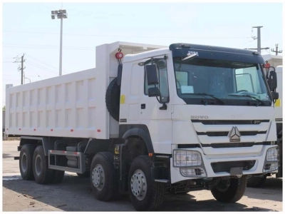 Camion porteur 8x4 benne sinotruk howo