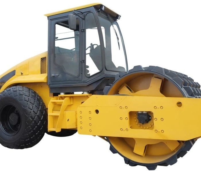 Compacteur à rouleaux lisse et pied de mouton