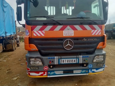 Location de Camion Mercedes-Benz Actros 1841
