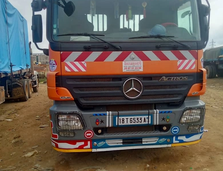 Location de Camion Mercedes-Benz Actros 1841