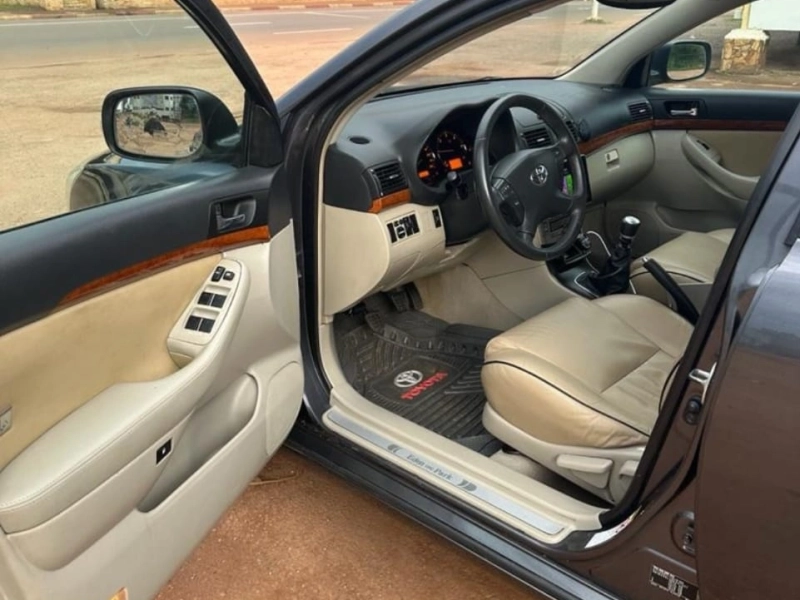 Location Toyota Avensis 2008 Edition spécial Eden Park