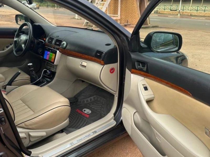 Location Toyota Avensis 2008 Edition spécial Eden Park