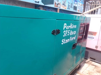 Location de groupe électrogène 37,5 KVA