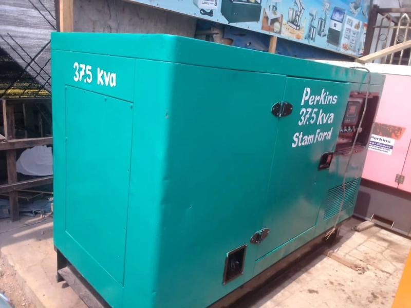 Location de groupe électrogène 37,5 KVA