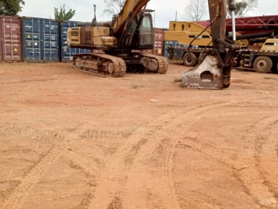 Location de pelle excavatrice avec marteau hydraulique – Yaoundé