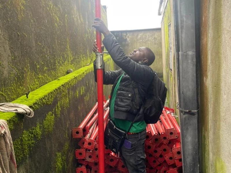 Location étais de coffrage 2 à 4 m - Douala