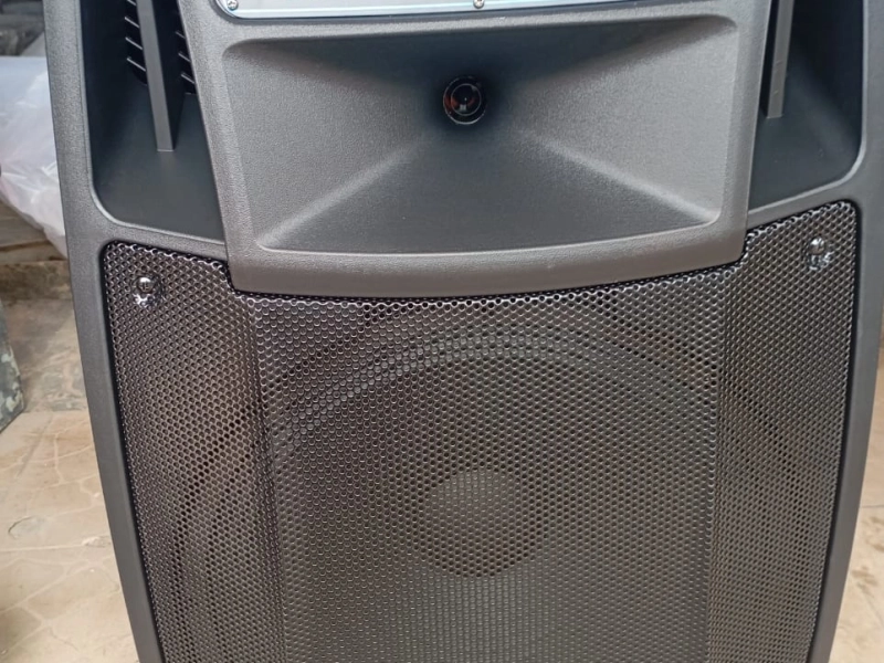 Location de baffle amplifiée 10 000w , usb, Bluetooth, avec micro et pied