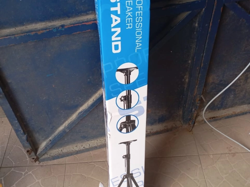 Location de baffle amplifiée 10 000w , usb, Bluetooth, avec micro et pied