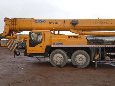 Location de grue mobile 70 tonnes