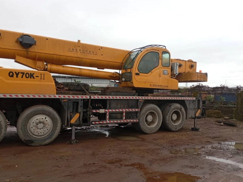 Location de grue mobile 70 tonnes